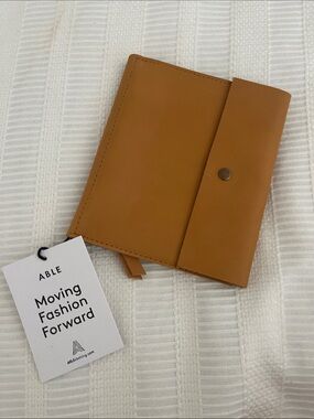 Able Cognac Leather Desta Jewelry Snap Case